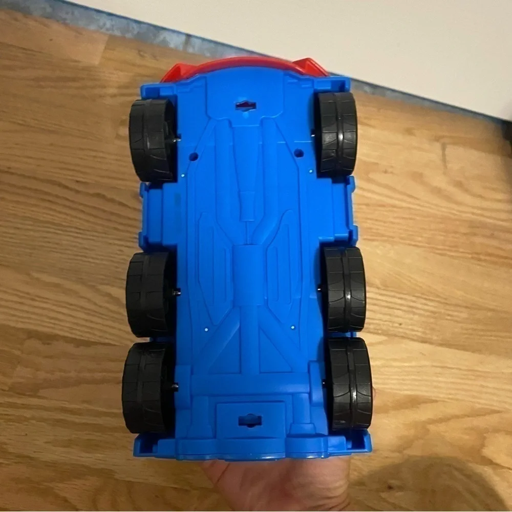 Spidey and His Amazing Friends Web Spinning Hauler Transforming Shooter Spin